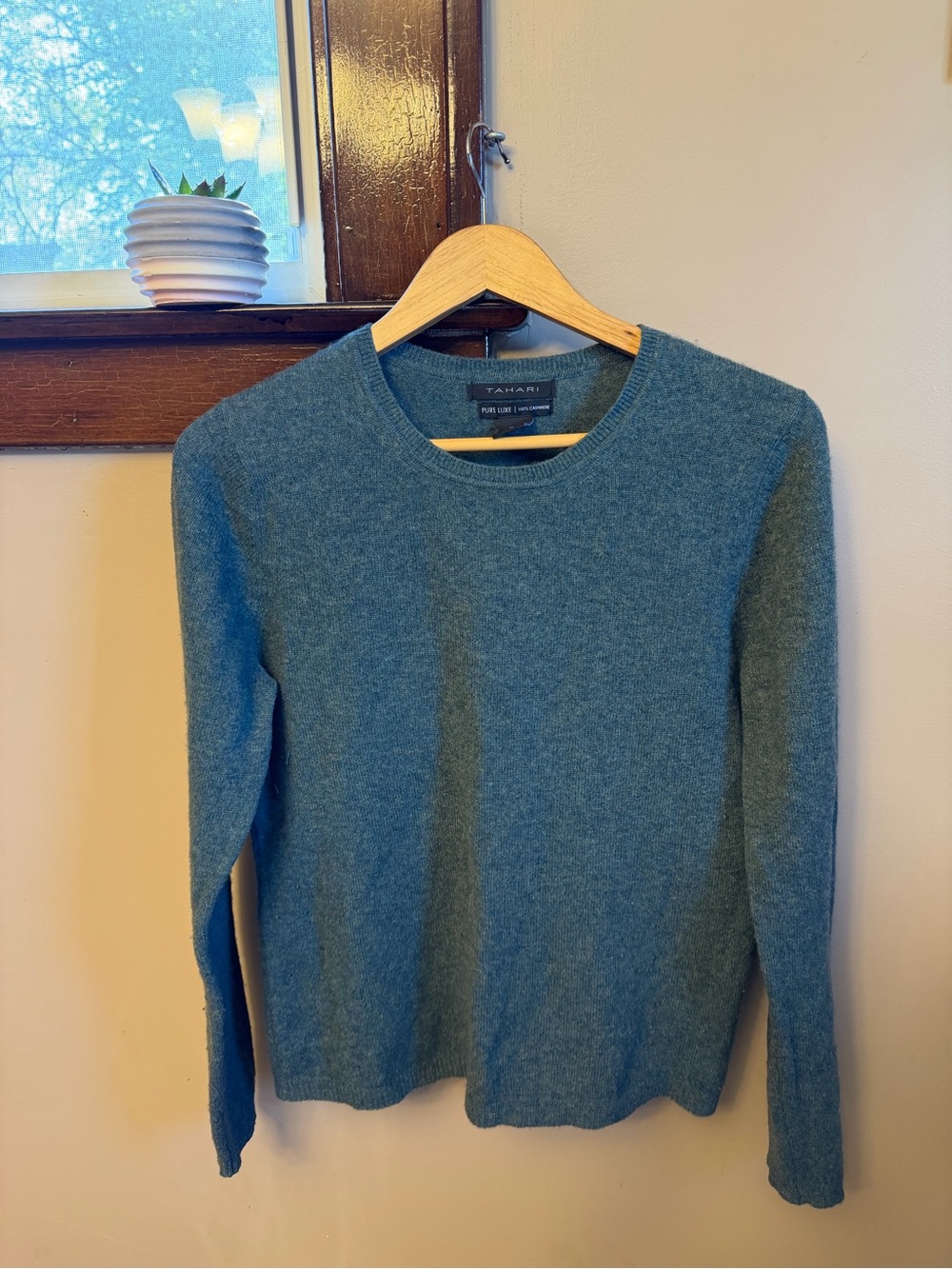 100% Pure Luxe Cashmere Crewneck Sweater